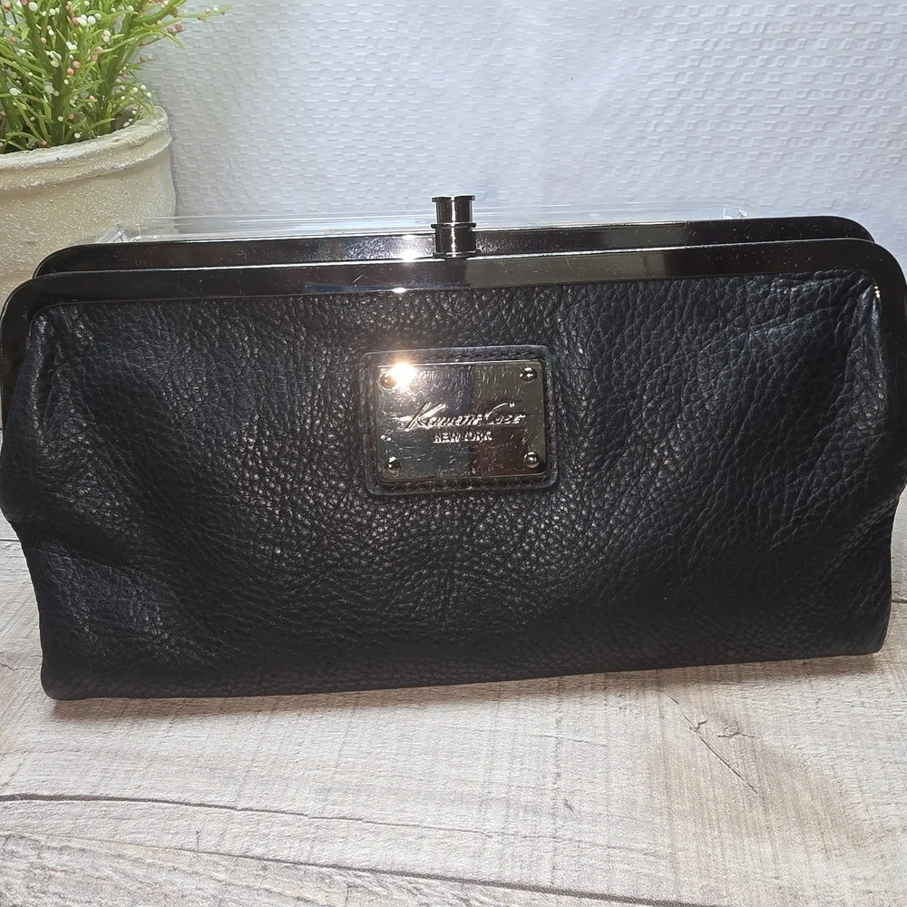 Kenneth Cole Black Leather Clutch Wallet Multi Compartment Double Clasp